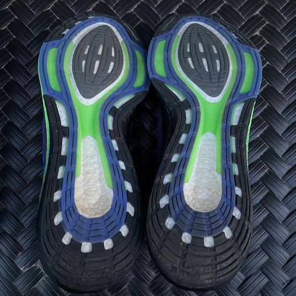 Like new Adidas UltraBoost 21 Running Shoe - Picture 7 of 11